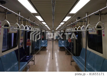 駅 ステーション 立つ 81655171