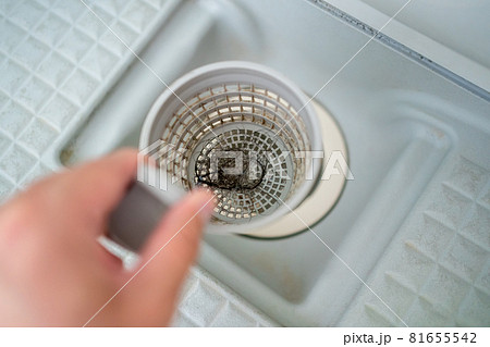 お風呂の排水口の髪の毛 81655542