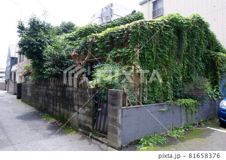 放置された住宅 81658376