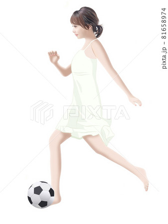 サッカーボールを蹴る女子イラストのイラスト素材