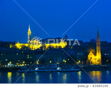 Night view from the Danube river of the Mathias Church 81660100