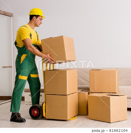 Man delivering boxes during house move 81662104