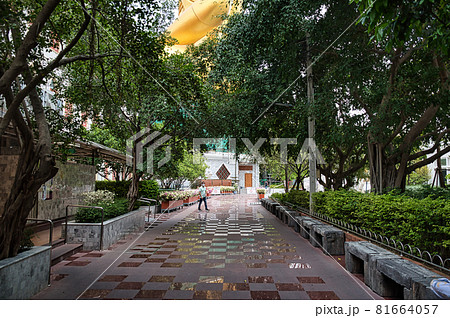 Gardens of the Wat Paknam Bhasicharoen Stupa is a royal temple located in Phasi Charoen district in Bangkok 81664057