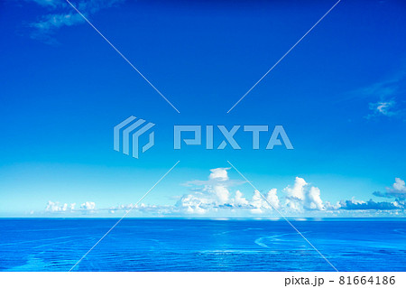 グアムの海と空 グアムの海と空 81664186