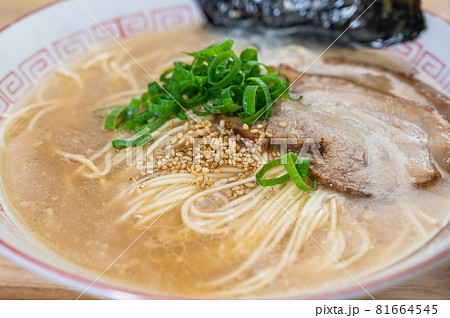 博多とんこつラーメン 81664545