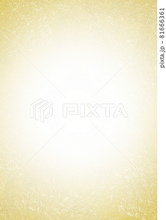 大判金箔がランダムに貼られた和紙/金色 中央から放射状に濃くなるグラデーション 背景素材 縦 他色有 81666361