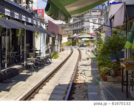 タイ メークロン市場 Talad Rom Hub (Mae Klong Train Market) 81670132