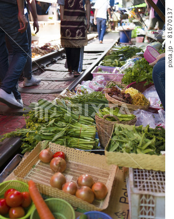 タイ メークローン市場 Talad Rom Hub (Mae Klong Train Market) タイ メークローン市場 Talad Rom Hub (Mae Klong Train Market) 81670137