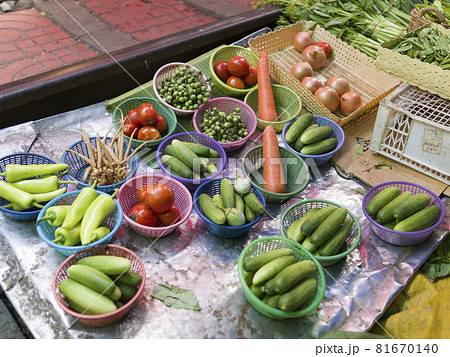 タイ メークロン市場 Talad Rom Hub (Mae Klong Train Market) 81670140