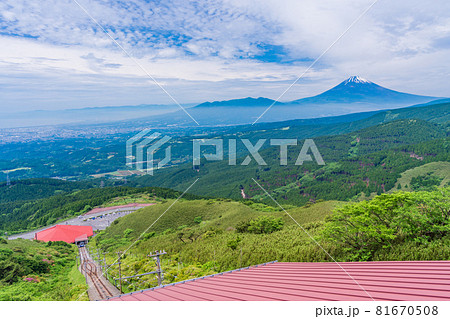 (静岡県)初夏の箱根十国峠から、富士山 (静岡県)初夏の箱根十国峠から、富士山 81670508