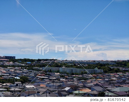 横浜市内の高台からニュータウン 81670542