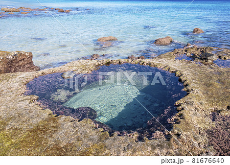 奄美大島　ハートロック　奄美観光名所　恋愛パワースポット　 81676640