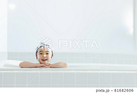 女の子 子供 お風呂 女の子 子供 お風呂 81682606