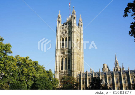 ロンドン市内の初秋の風景 81683877