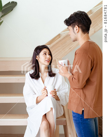 男 男の人 男性 81684781