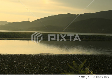 川 河 湖 81685105