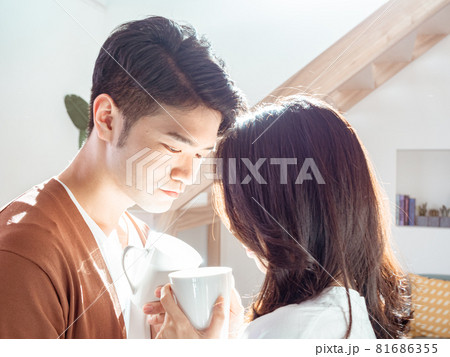 飲酒 飲む アジア人 81686355