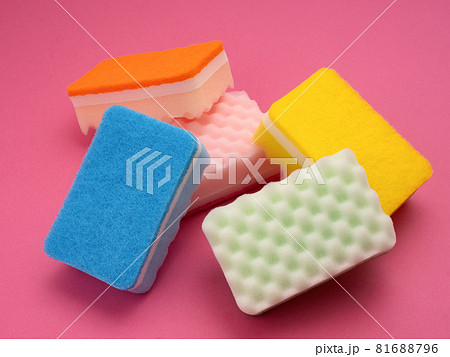 カラフルなキッチンスポンジ 81688796