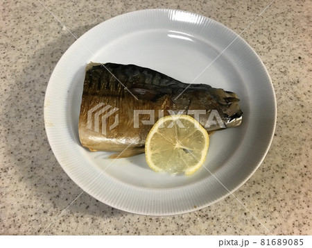 鯖の塩焼き 81689085