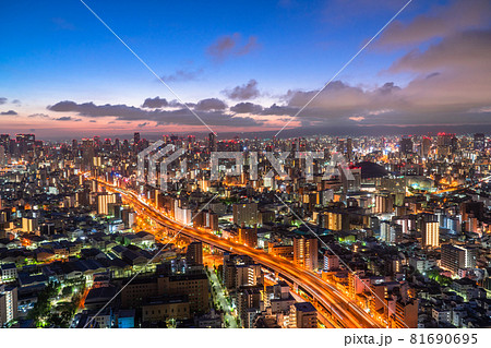 《大阪府》薄明の大阪夜景 81690695