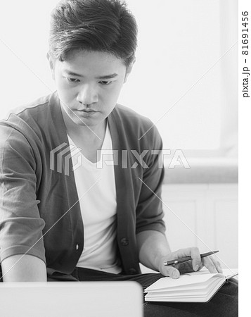 男 男性 男の人 81691456