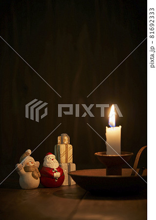 キャンドルナイト　クリスマスイメージ  81692333