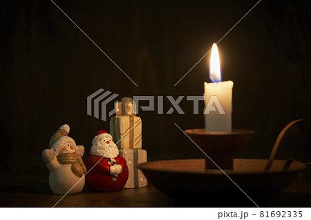 キャンドルナイト　クリスマスイメージ  81692335