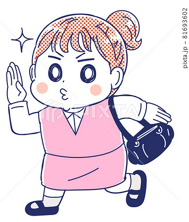 出勤する女性社員 81693602