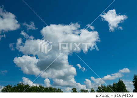 blue sky with cloud closeup 81694152