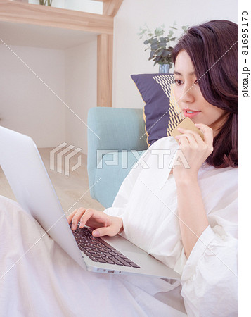 ノートパソコン ラップトップ PC 81695170