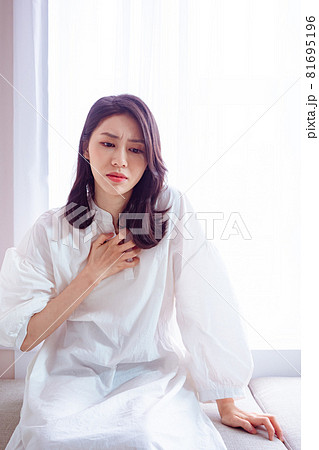 腹痛 胃痛 女性達 81695196