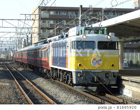 EF81カシオペア色がけん引するお座敷列車ゆとり 81695920