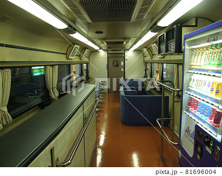 489系電車　ラウンジカーの様子 81696004