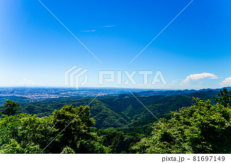 高尾山 かすみ台展望台からの景色 夏 高尾山 かすみ台展望台からの景色 夏 81697149