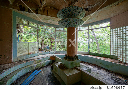廃墟　山梨県北杜市　ホテル大藪　廃ホテル 81698957