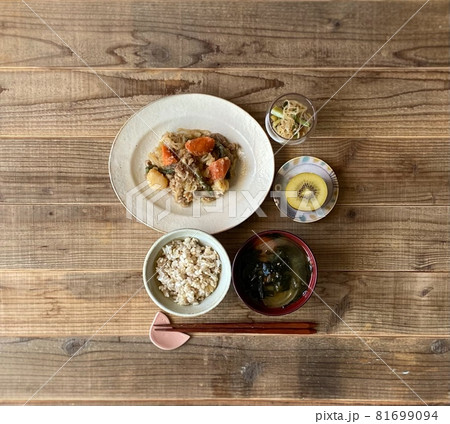 肉じゃが定食 肉じゃが定食 81699094