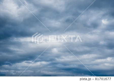 曇り空 曇り空 81701677