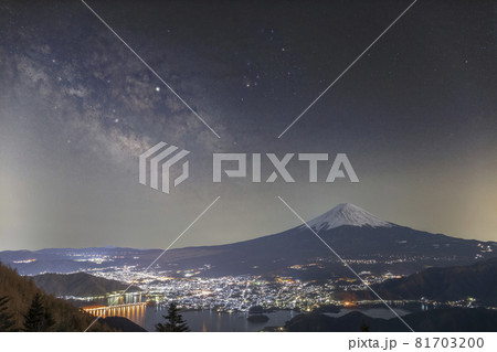 富士山と天の川 81703200