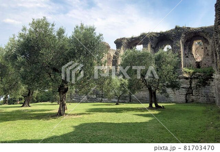 Ruins of roman villa Grottoes of Catullus in sirmione at lake garda in itlay Ruins of roman villa Grottoes of Catullus in sirmione at lake garda in itlay 81703470