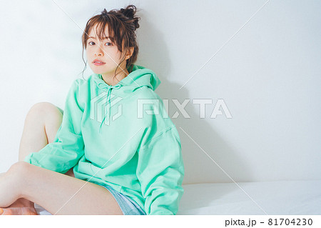 パーカー女子 パーカー女子 81704230