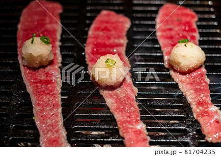 焼いている前バラみぞれ焼 焼いている前バラみぞれ焼 81704235