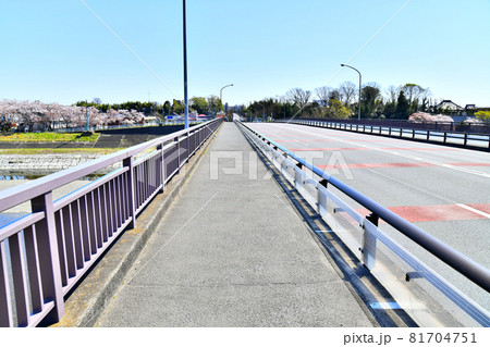 睦橋／多摩川より拝島駅方面を望む(東京都福生市)【2020.4】 81704751