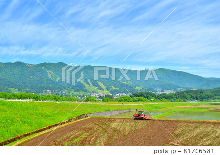 戸狩温泉スキー場方面を望む(長野県飯山市)【2020.5】 戸狩温泉スキー場方面を望む(長野県飯山市)【2020.5】 81706581