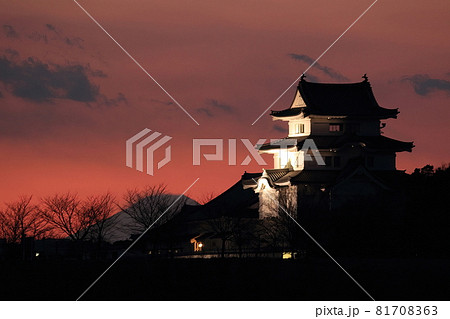 関宿城の夕焼けと富士山 関宿城の夕焼けと富士山 81708363