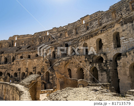 チュニジア・エルジェムの円形闘技場 Amphitheatre of El Jem, Tunisia 81713579