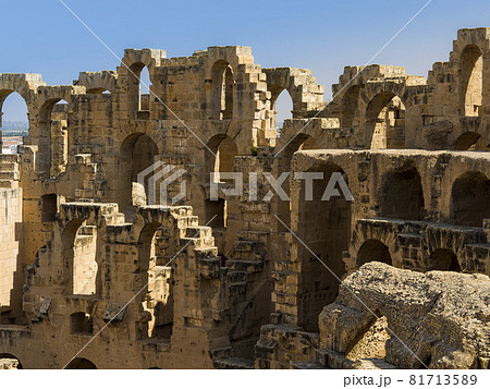 チュニジア・エルジェムの円形闘技場 Amphitheatre of El Jem, Tunisia チュニジア・エルジェムの円形闘技場 Amphitheatre of El Jem, Tunisia 81713589