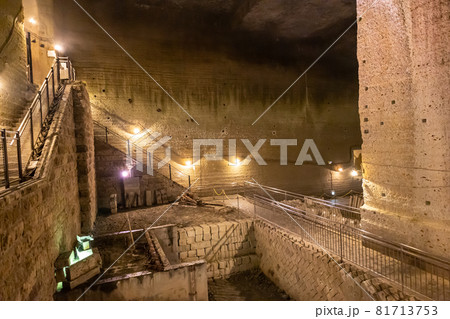 大谷資料館の地下採掘場跡　栃木県 81713753