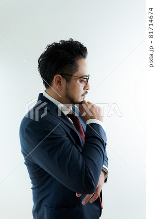 男性　ビジネス　横顔　中東系 81714674