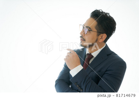 男性　ビジネス　横顔　中東系 81714679