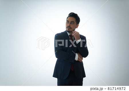 男性　ビジネス　グローバル 81714972